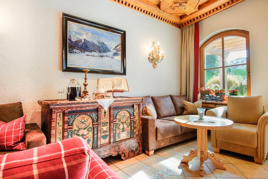 Familien- & Vitalhotel Auenhof Fulpmes Luaran gambar