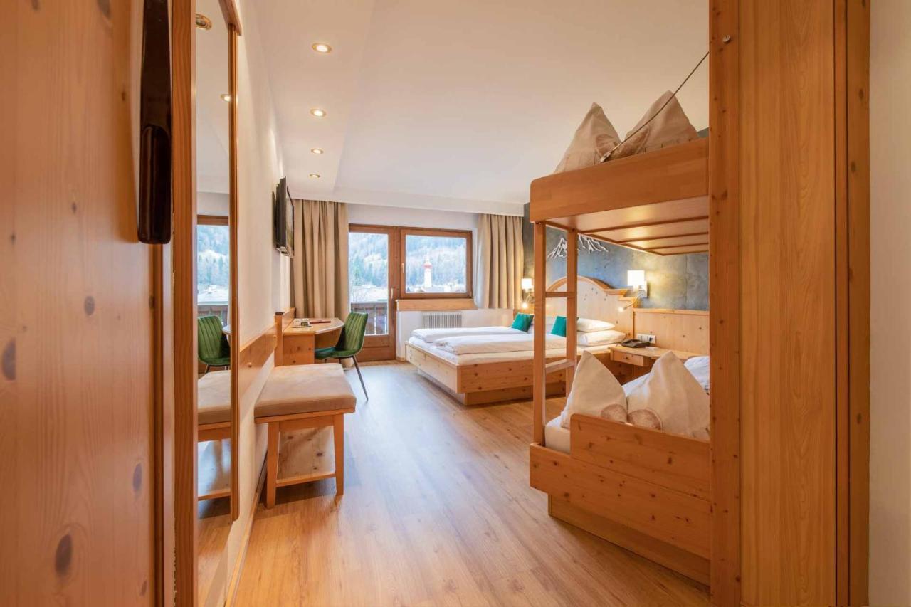 Familien- & Vitalhotel Auenhof Fulpmes Luaran gambar