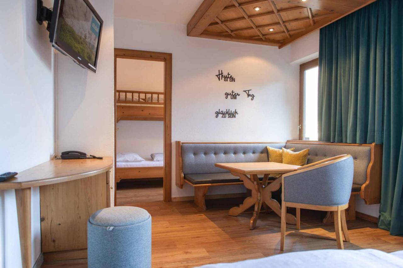 Familien- & Vitalhotel Auenhof Fulpmes Luaran gambar