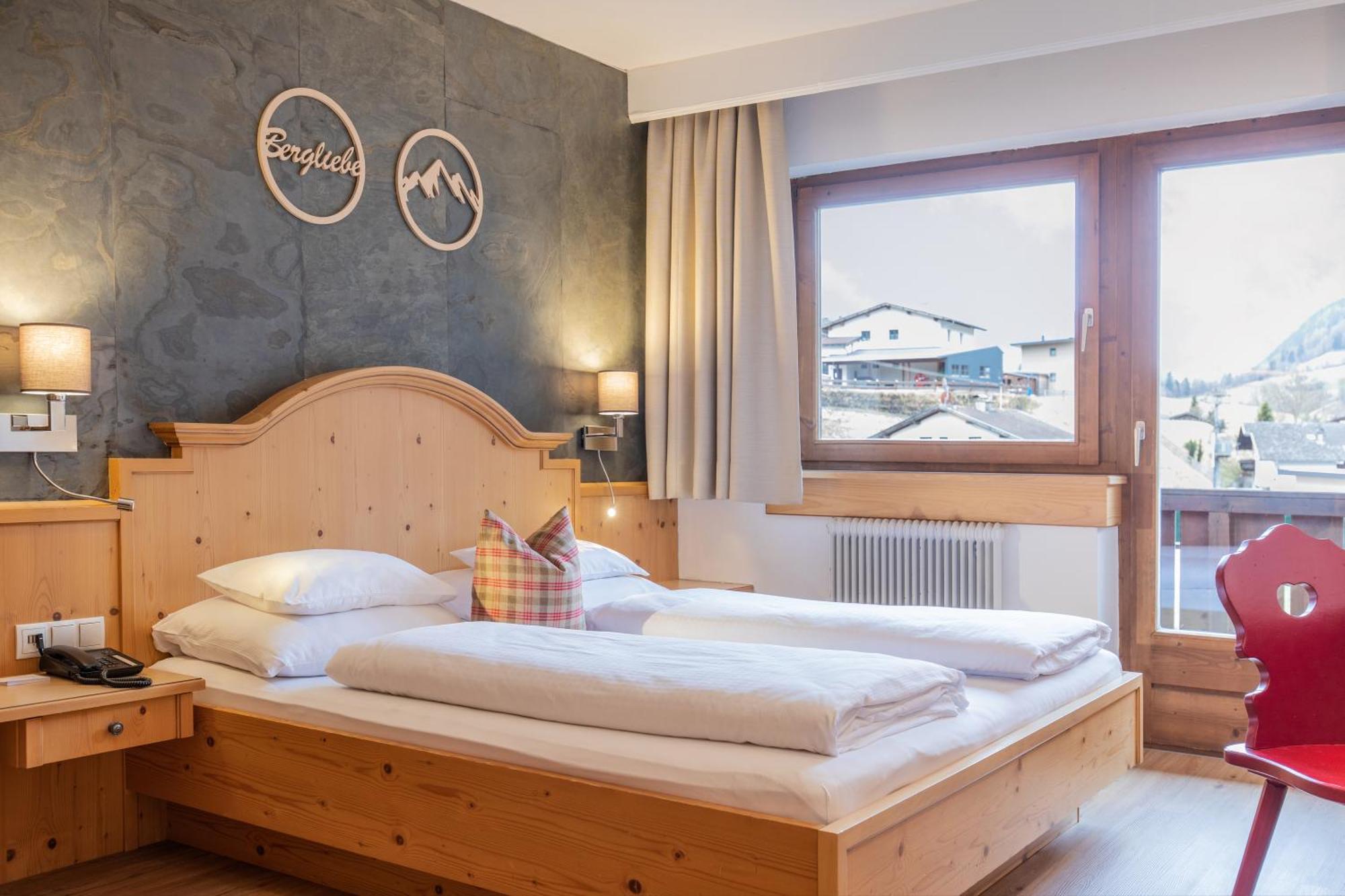 Familien- & Vitalhotel Auenhof Fulpmes Luaran gambar