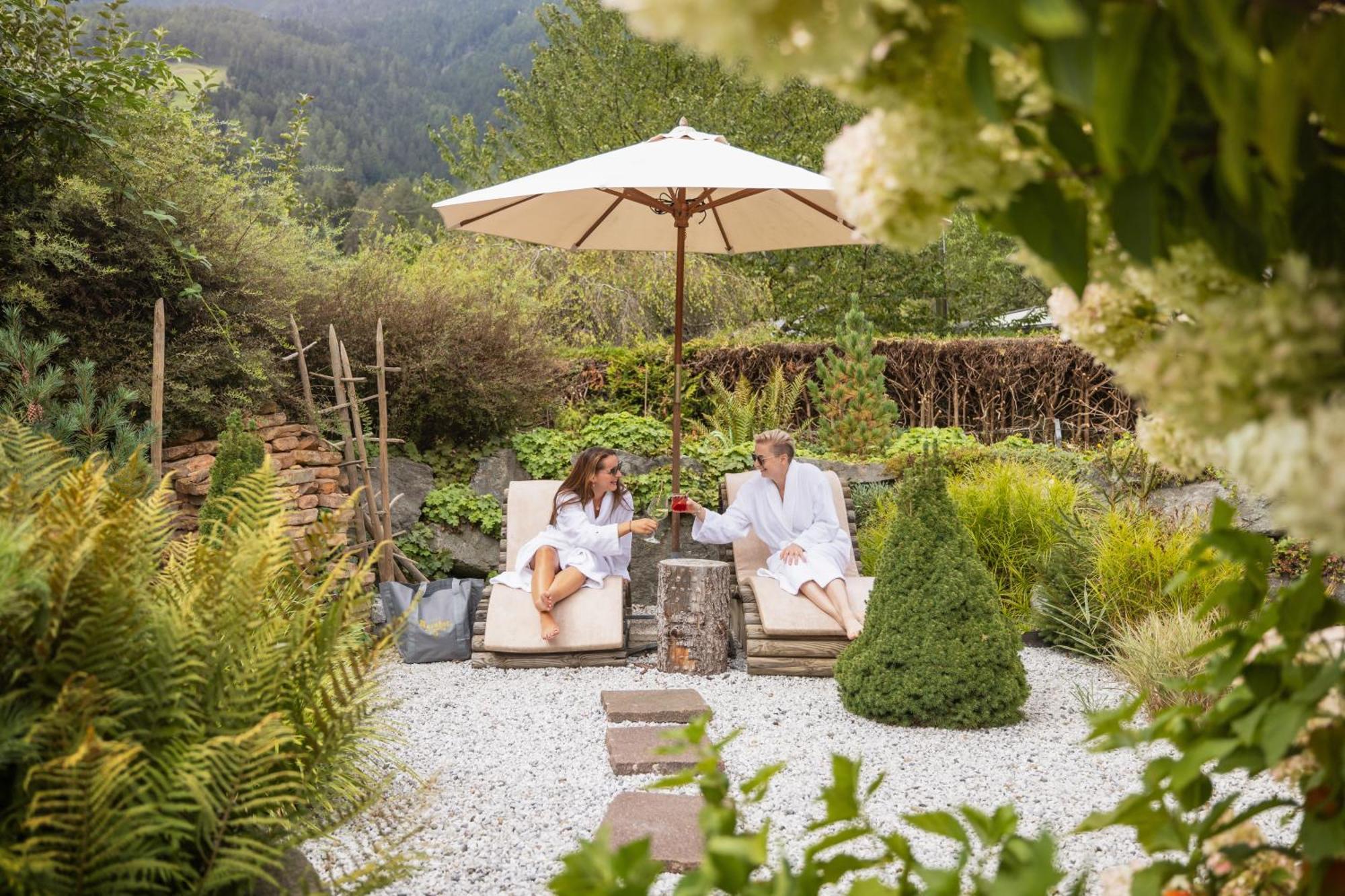Familien- & Vitalhotel Auenhof Fulpmes Luaran gambar