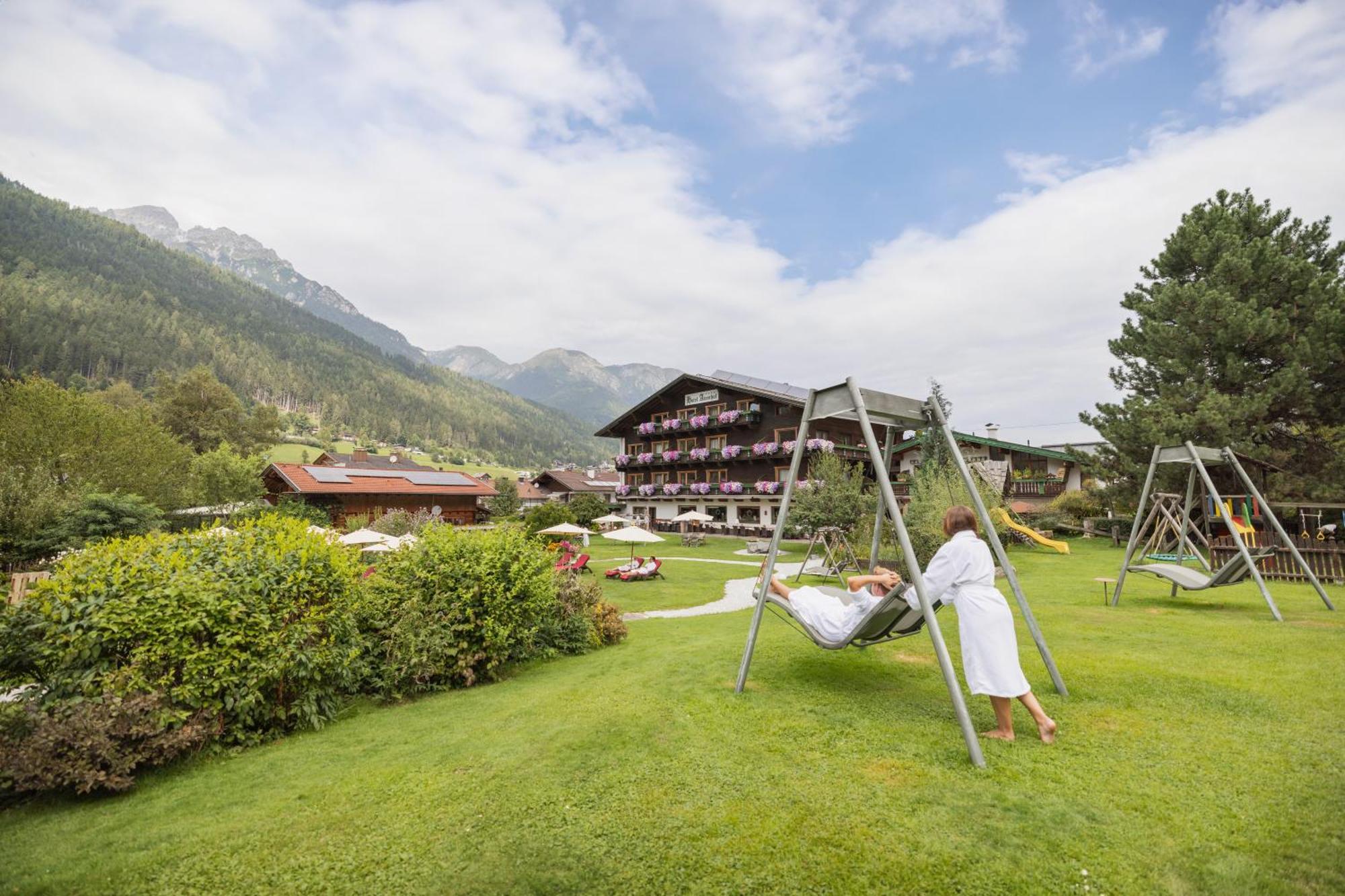Familien- & Vitalhotel Auenhof Fulpmes Luaran gambar